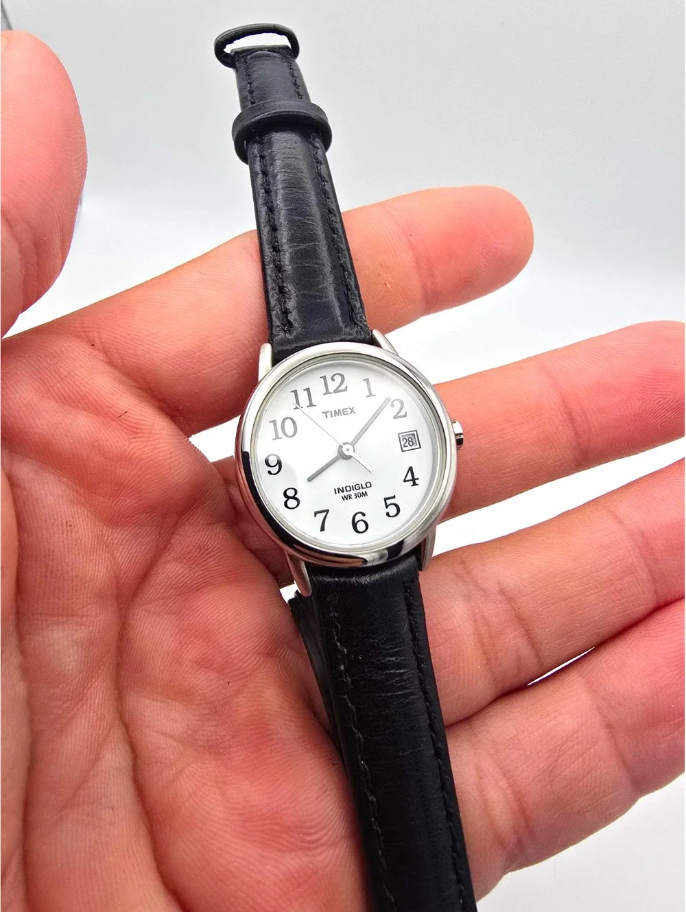 Timex Indiglo Quartz Analog Watch White Dial Date Black Leather Strap 30m 20mm